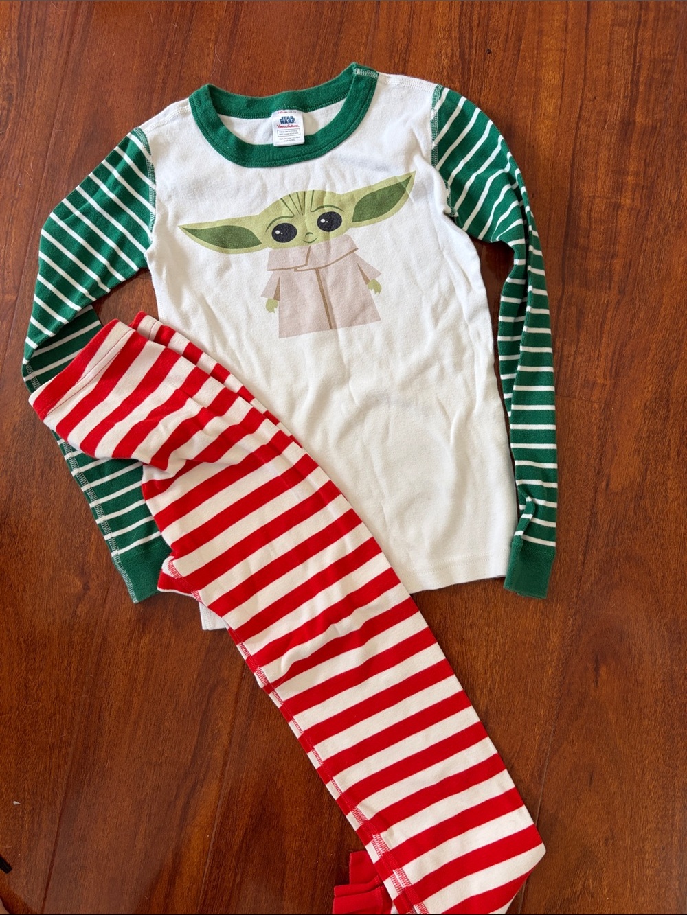 Hanna Andersson Kids Green & White 'Baby Yoda' Stripe Pajama Set